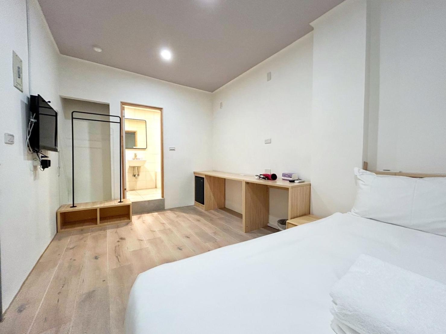 Yan Bin Hotel Tainan Bagian luar foto