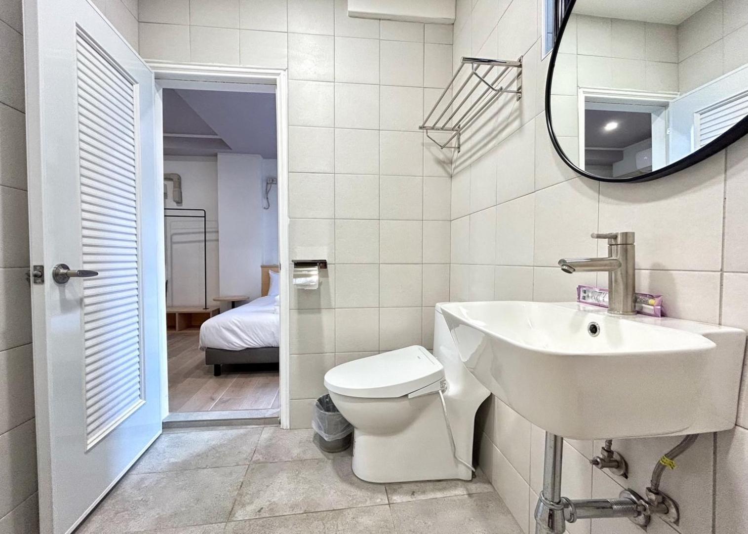 Yan Bin Hotel Tainan Bagian luar foto